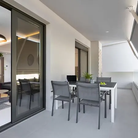 Comfy Terrace And Parking 800m To Old Town And Apartament